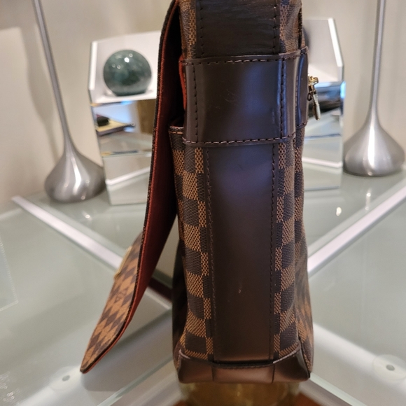 LOUIS VUITTON DAMIER EBENE BASTILLE MESSENGER BAG - Picture 4 of 11